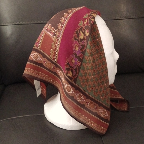 Adrienne Landau Scarf - Picture 1 of 5